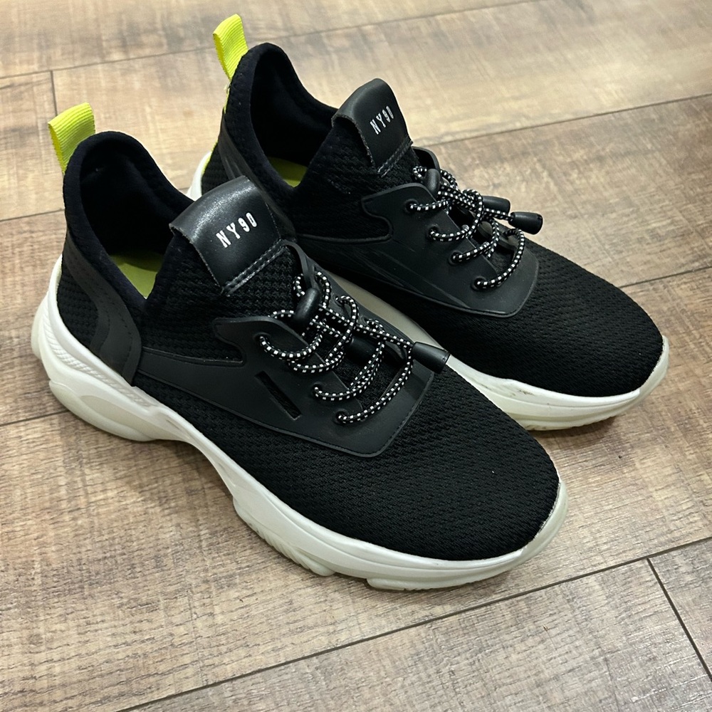 STEVE MADDEN MYLES SNEAKER